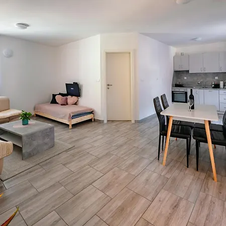 Apartmaji Pr' Kopavank شقة *